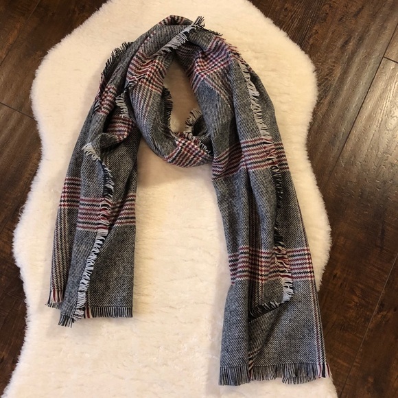 Just Jamie Accessories - NWOT Just Jamie Houndstooth Plaid Frayed Trim